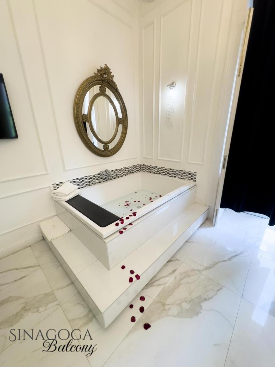 Jacuzzi Sinagoga View Apartment Будапеща Екстериор снимка